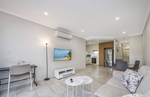 Mirrabooka Casa | Mirrabooka 3-Bed Close to Shopping Centre