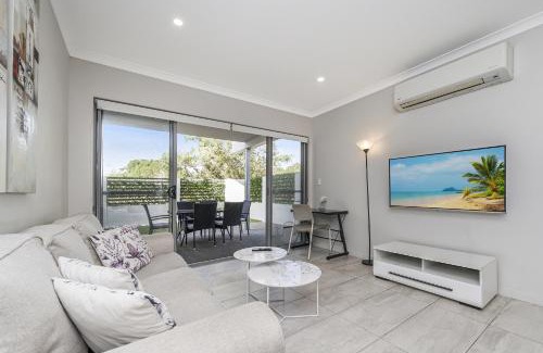 Mirrabooka Casa | Mirrabooka 3-Bed Close to Shopping Centre
