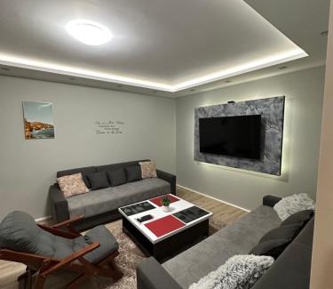 Zrenjanin Apartamento | Mirrors Apartmani