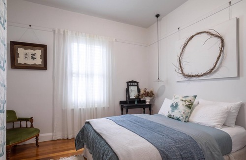 Gravelly Beach Casa | Miss Adeline's Cottage Tamar Valley