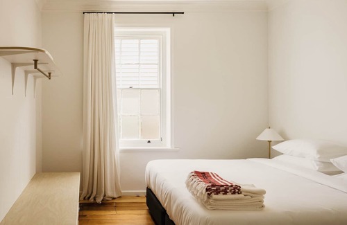 New Farm Apartamento | Miss Midgley's - Locker Room