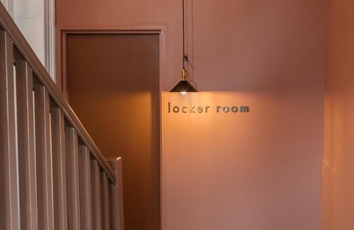 New Farm Apartamento | Miss Midgley's - Locker Room