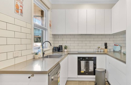North Ryde Casa | Miss. Orange's Base in Ryde