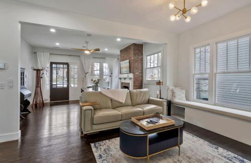 Woodland in Waverly Casa | Miss You In The Morning , Broadway Boho