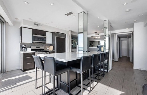 Central Mission Beach Casa | Mission Beach 7 Bedroom Castle w/ Rooftop Deck & Hot Tub