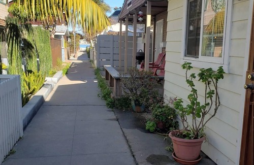 Mission Beach Cabaña | Mission Beach Cottage available for 30 + night rentals.