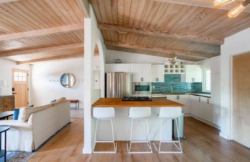Mission Canyon Casa | Mission Canyon Oak Haven