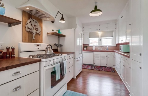 Mission Hills Casa | Mission Hills Historic Bungalow