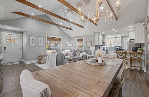 Mission Casa | Mission Outlook - Gorgeous Home + Pet Friendly