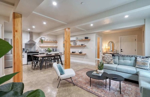 Mississippi District Casa | Mississippi Ave Compound | 7BR Sleeps 14