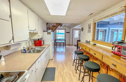 Bellevue Casa | Mississippi River House with unobstructed views!