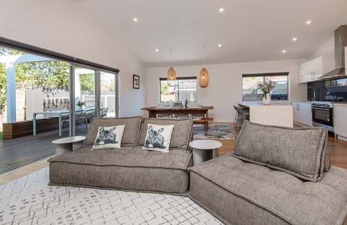 Mornington Casa | Missy's Escape | Family Oasis with Pool & Spa