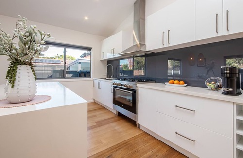 Mornington Casa | Missy's Escape | Family Oasis with Pool & Spa