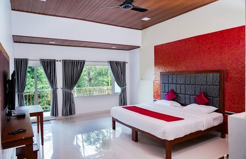 Chithirapuram Cama Y Desayuno | Misty Bush Munnar - Deluxe Double Room
