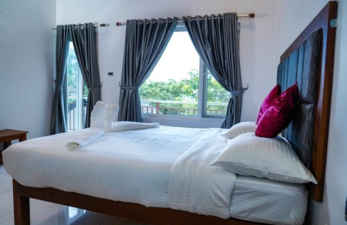 Chithirapuram Cama Y Desayuno | Misty Bush Munnar - Deluxe Double Room