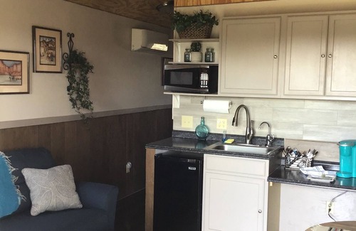 Bandera Cabina | Misty Haven - Tucson Cabin