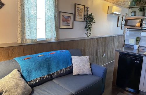 Bandera Cabina | Misty Haven - Tucson Cabin