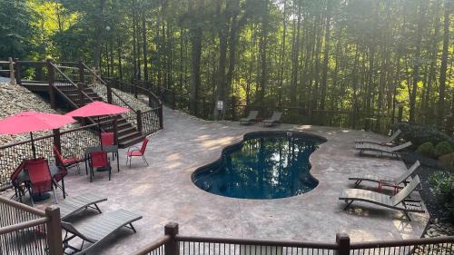 Gatlinburg - Pigeon Forge Casa | Misty Mountain by AvantStay Hot Tub Mountain Views Theater Pool Table