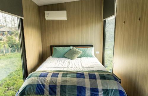 Waihi Casa | Misty Mountain View by Tiny Away