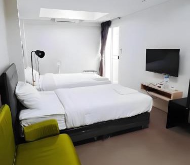 Wang Burapha Phirom Apartamento | Mitr Inn MRT Samyot - ตรอกวิสูตร MRT สามยอด