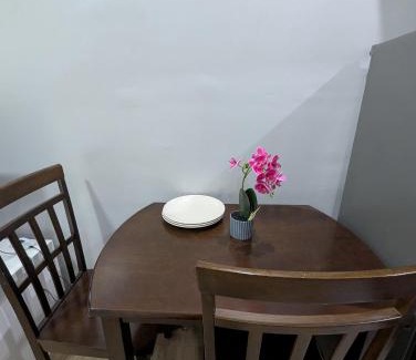 South Triangle Apartamento | Miya's Crib Staycation B