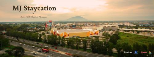 San Fernando Cama Y Desayuno | MJ Staycation Azure North Pampanga