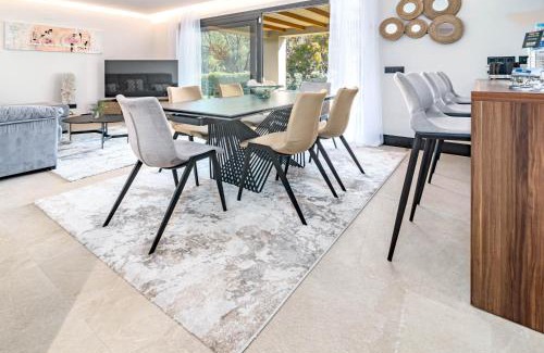 Marbella Apartamento | ML2B1- Stunning holiday home in Marbella