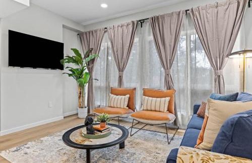 Canmore Casa | ML4- Private Rooftop Hot Tub Oasis- Entire townhouse with MTN View