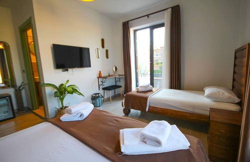 Ayvalik Hotel | Mlinova Küçükköy