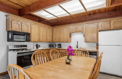Summit Estates Cabina | Mmy Cabin - Enjoy this super cute cabin within a short walking distance to Snow Summit