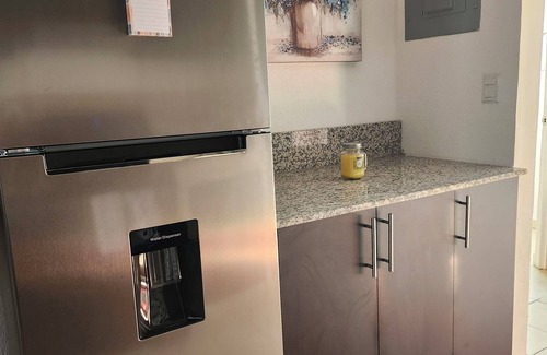 Coatepeque Casa | Modern, cozy 3 bedroom house in a 24/7 gated secured community.