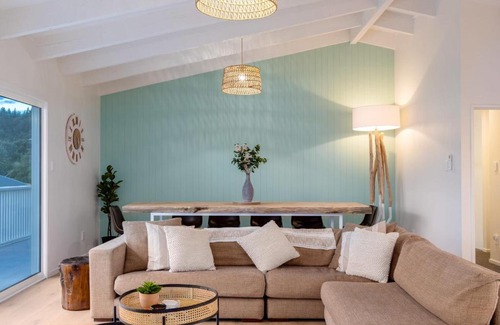 South Bay Casa | Moa Road Retreat - South Bay, Kaikoura