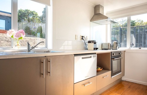 Surfdale Cabaña | Moana Cottage