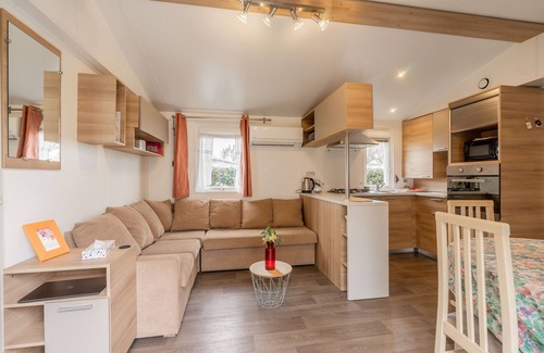 Saint-Georges-de-Didonne Alquiler De RV | Mobil Home 'O Petit Lieu' con piscina compartida, Wi-Fi y aire acondicionado