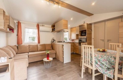 Saint-Georges-de-Didonne Alquiler De RV | Mobil Home 'O Petit Lieu' con piscina compartida, Wi-Fi y aire acondicionado