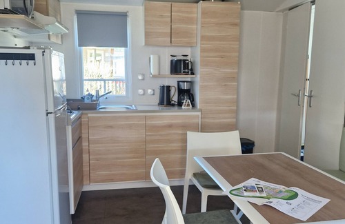 Chateauneuf-de-Galaure Casa | Mobile home in a 4* campsite Fun water park, slides, play area....