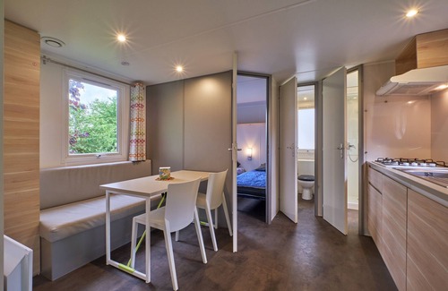 Mens Alquiler De RV | Casa móvil "3 Personnes 204'' con piscina y terraza compartidas