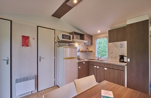 Mens Alquiler De RV | Mobil Home "4 Personnes 201" con piscina compartida y terraza privada