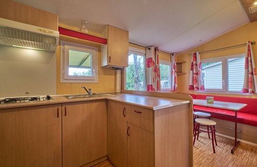 Mens Alquiler De RV | Mobil Home "5 Personnes 210" con piscina compartida y terraza privada