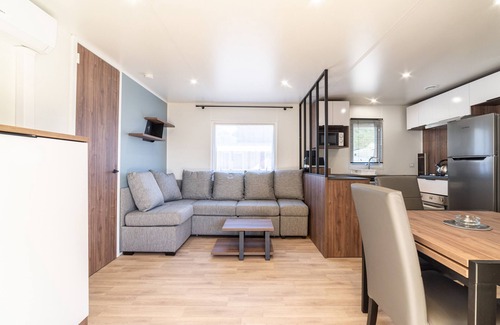 Canet-Plage Casa | Casa móvil 'Camping Siblu Vue Sur Canigou' con vistas al lago, piscina compartida y Wi-Fi