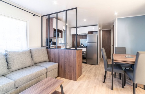Canet-Plage Casa | Casa móvil 'Camping Siblu Vue Sur Canigou' con vistas al lago, piscina compartida y Wi-Fi
