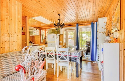 Vendays-Montalivet Casa | Casa móvil 'Californie 48' con piscina compartida, terraza privada y Wi-Fi