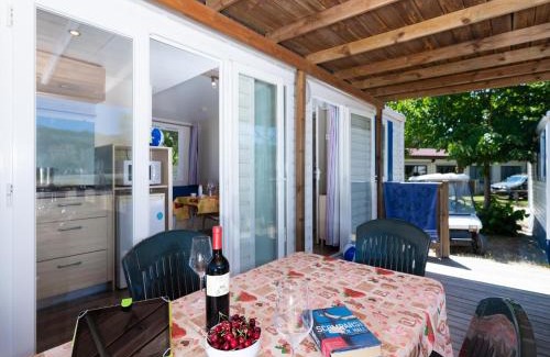 Zadina Pineta Chalet De Esquí | Mobile Home in Italy near the Beach