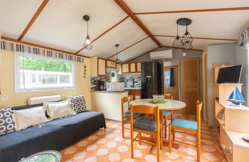 La Tremblade Alquiler De RV | Casa móvil 'Mobilhome Mh 212' con piscina privada, terraza privada y aire acondicionado