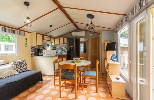 La Tremblade Alquiler De RV | Casa móvil 'Mobilhome Mh 212' con piscina privada, terraza privada y aire acondicionado