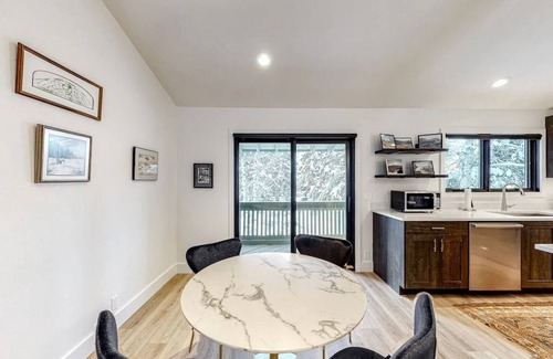 Ketchum Condominio | Mod 1BD West Ketchum Condo - near downtown & Sun Valley ski lifts