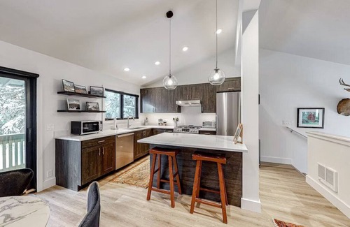 Ketchum Condominio | Mod 1BD West Ketchum Condo - near downtown & Sun Valley ski lifts