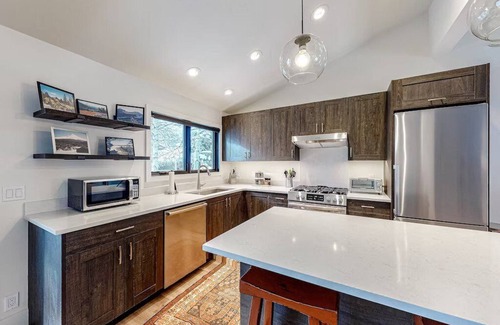 Ketchum Condominio | Mod 1BD West Ketchum Condo - near downtown & Sun Valley ski lifts