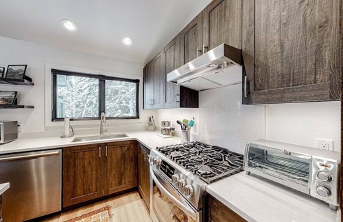 Ketchum Condominio | Mod 1BD West Ketchum Condo - near downtown & Sun Valley ski lifts