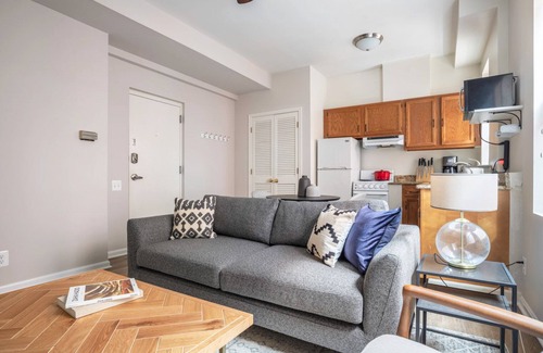 Adams Morgan Apartamento | Mod Dupont Circle 1BR nr. U Street, Metro & Glen’s Mkt by Blueground